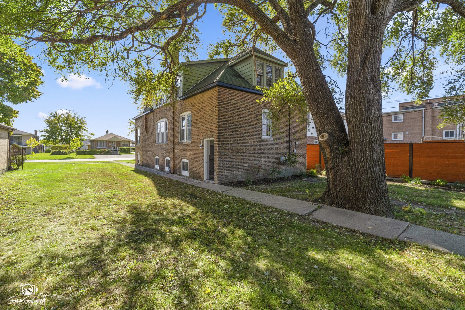 7236 West 63rd Place, Unit A Summit, IL 60501 - Photo 17 of 19 a backyard of a house with lots of green space