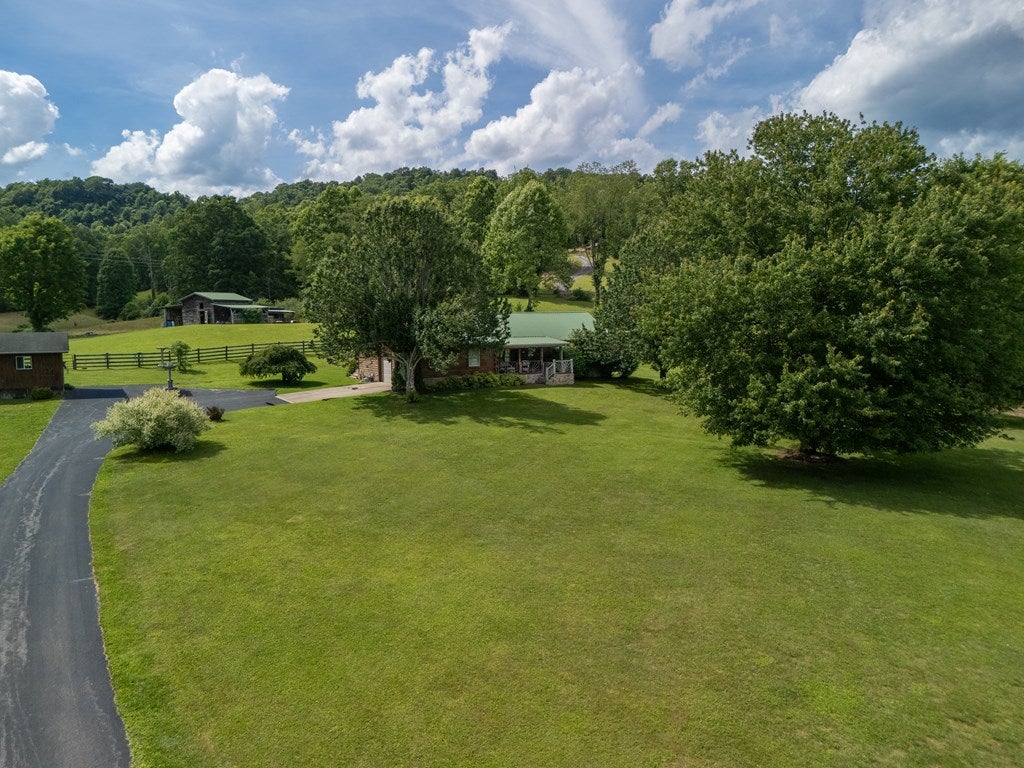 351 Hess Lively Road Mount Hope, WV 25880 - Photo 3 of 55 Gallery Image 3