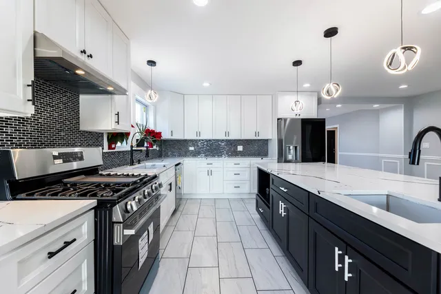 $408,900 | 458 West 127th Street, Chicago, IL 60628