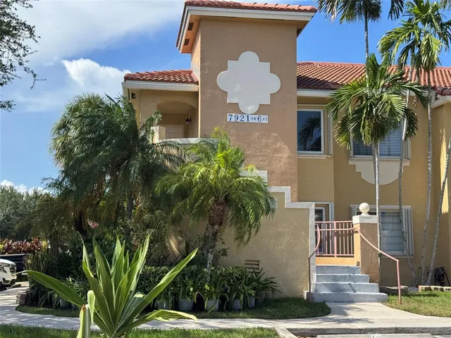$2,350 | 7921 Northwest 6th Street, Unit 201, Pembroke Pines, FL 33024