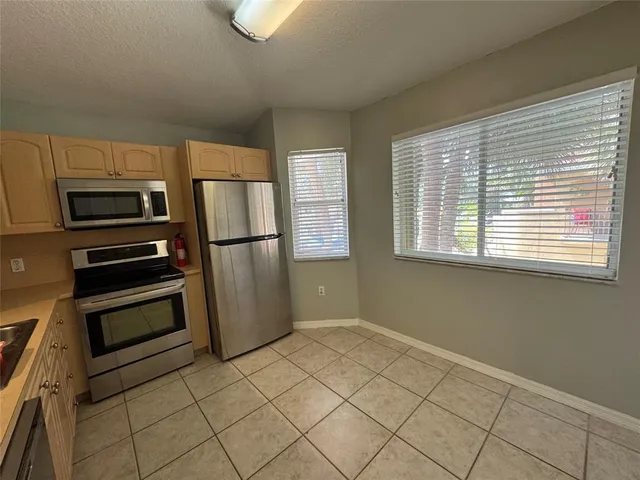 $2,350 | 7921 Northwest 6th Street, Unit 201, Pembroke Pines, FL 33024