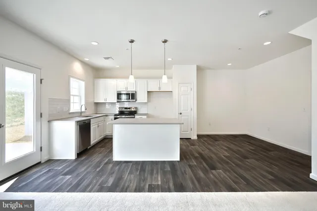 $327,100 | 7857 Briarwood Drive, Harrisburg, PA 17112