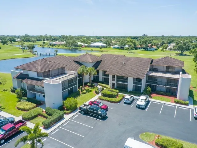 $249,000 | 3200 Twin Lakes Terrace, Unit 202, Fort Pierce, FL 34951