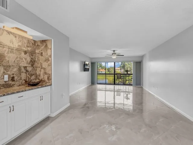 $249,000 | 3200 Twin Lakes Terrace, Unit 202, Fort Pierce, FL 34951