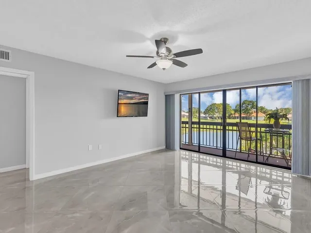 $249,000 | 3200 Twin Lakes Terrace, Unit 202, Fort Pierce, FL 34951
