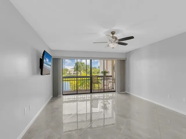 $249,000 | 3200 Twin Lakes Terrace, Unit 202, Fort Pierce, FL 34951