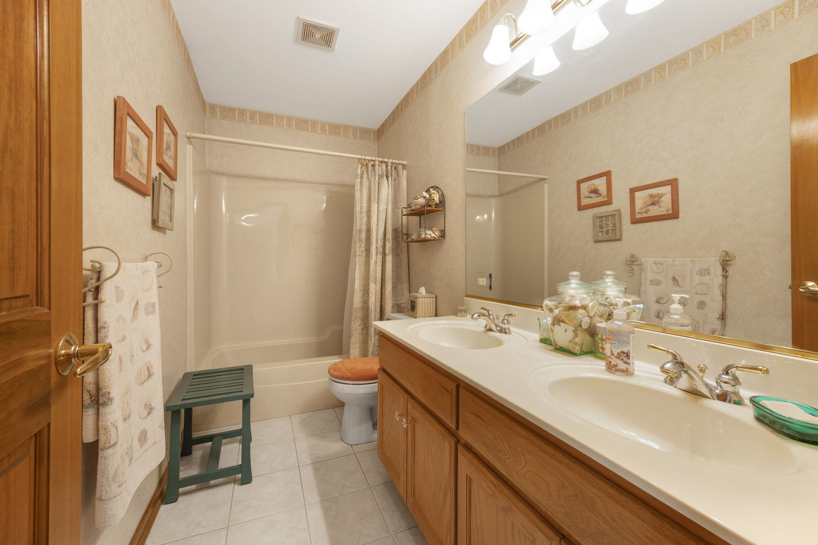 2659 Hoddam Road Naperville, IL 60564 - Photo 16 of 24