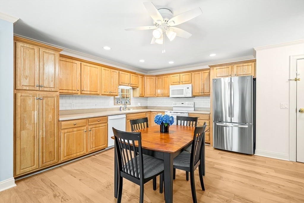 135 Beach Road, Unit B309 Salisbury, MA 01952 - Photo 7 of 39 Gallery Image 7