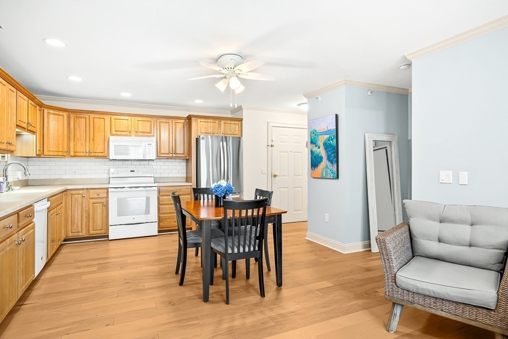 135 Beach Road, Unit B309 Salisbury, MA 01952 - Photo 9 of 39 Gallery Image 9