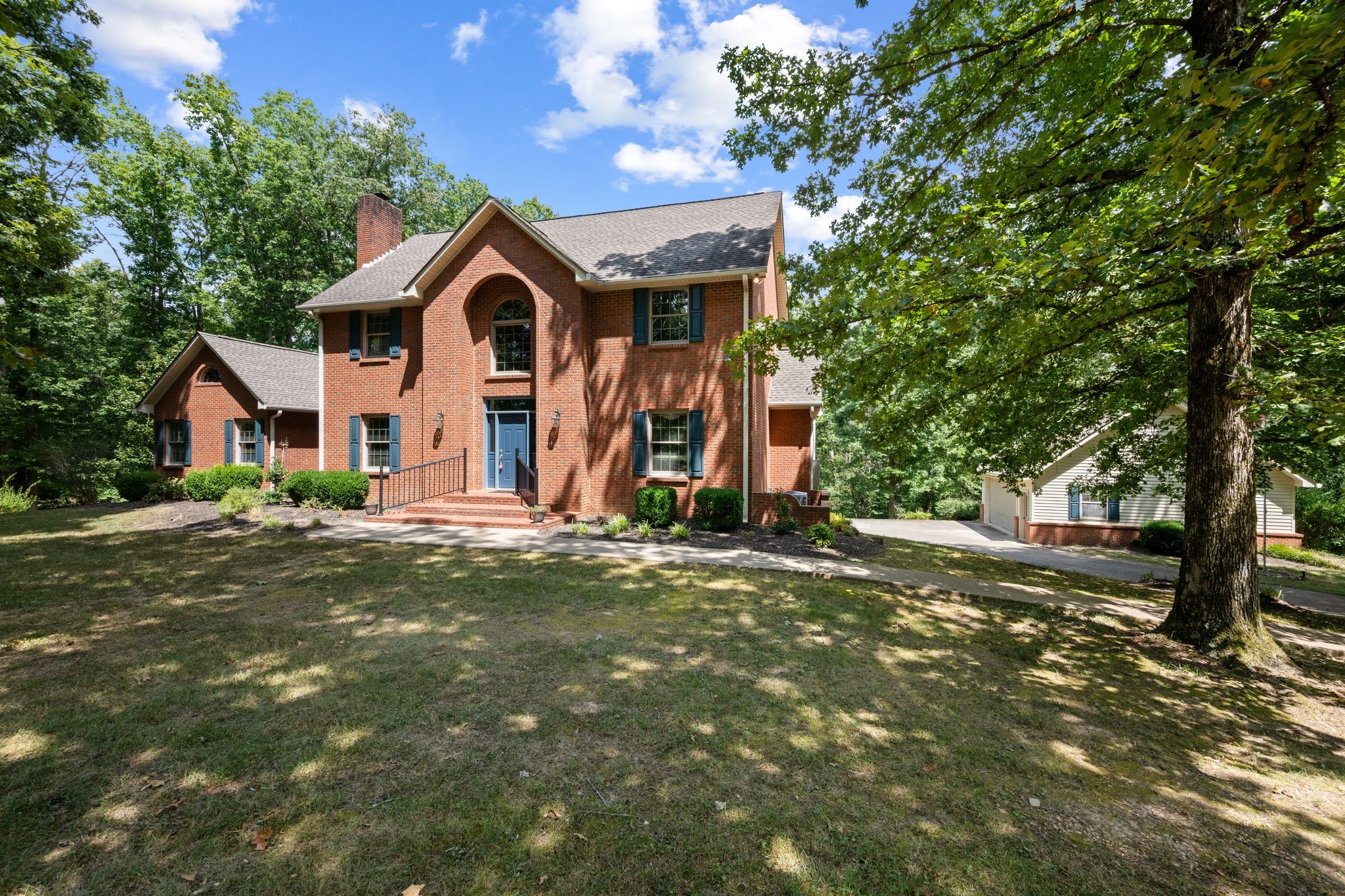 570 Gregson Place Waverly, TN 37185 - Photo 4 of 77