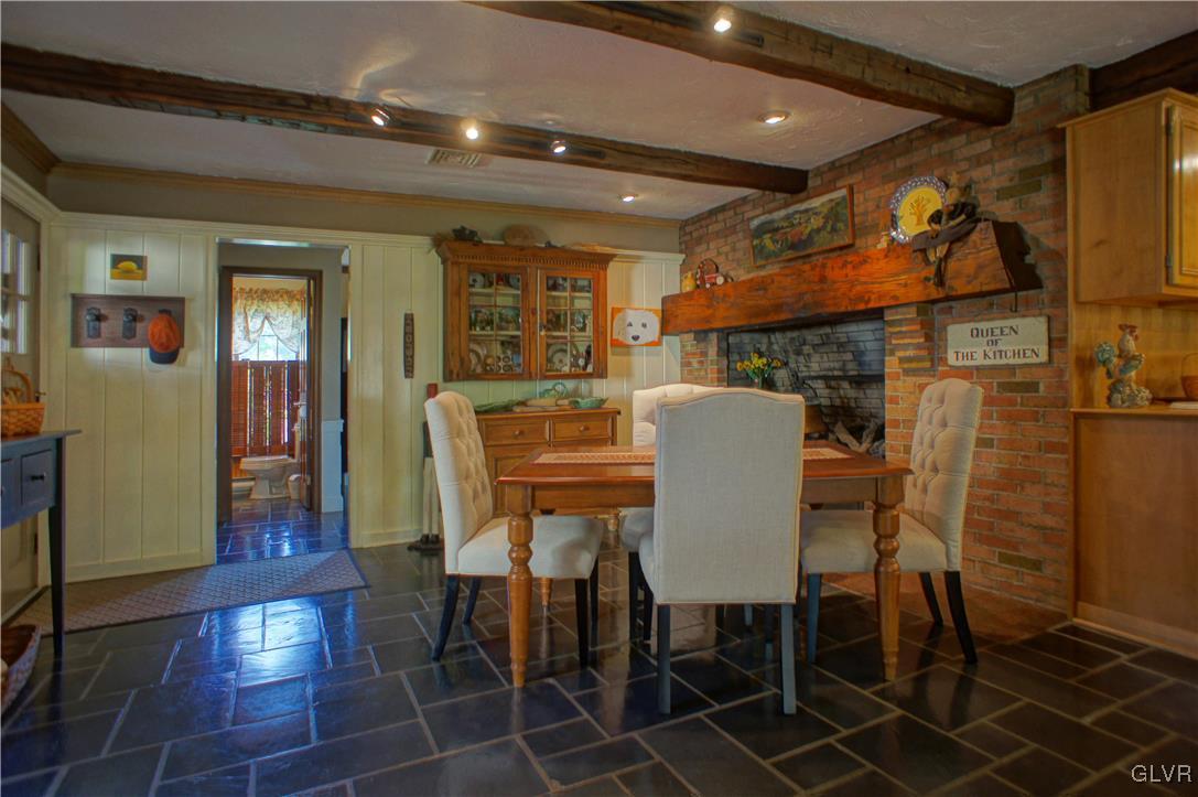 306 Norton Road Stroudsburg, PA 18360 - Photo 12 of 50 Eat In Kitchen