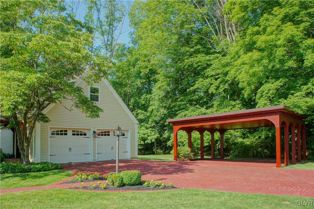 306 Norton Road Stroudsburg, PA 18360 - Photo 36 of 50 Garage and Car Port