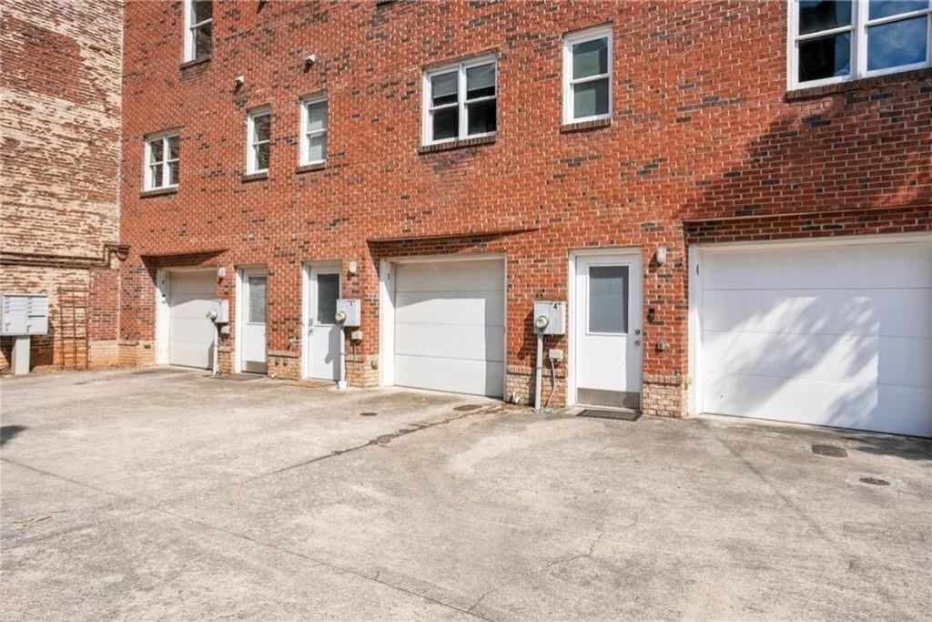 322 Peters Street Southwest, Unit 6 Atlanta, GA 30313 - Photo 2 of 34