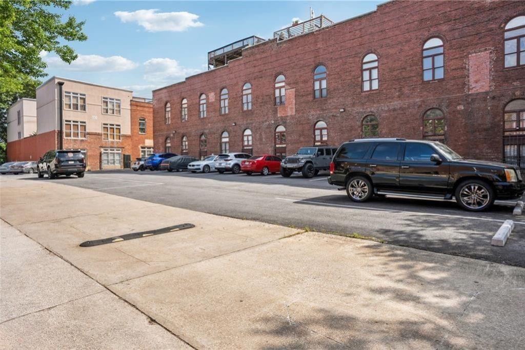 322 Peters Street Southwest, Unit 6 Atlanta, GA 30313 - Photo 3 of 34