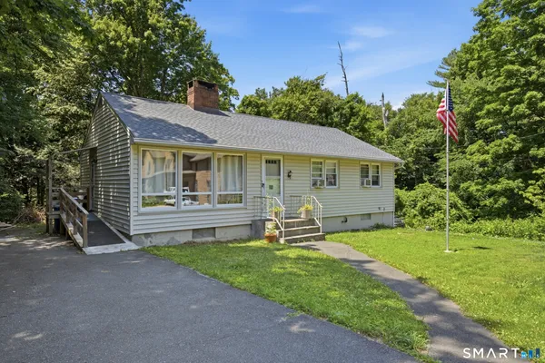 $349,999 | 16 Pine Street, Newtown, CT 06482