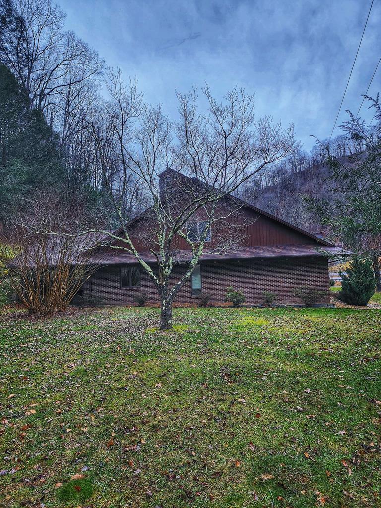 5225 Riverside Drive Raven, VA 24639 - Photo 3 of 46 Gallery Image 3