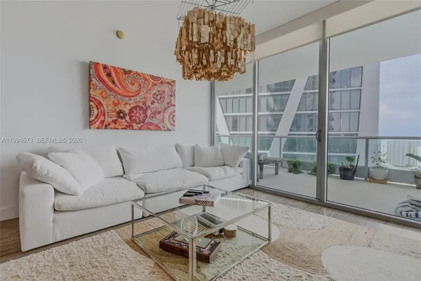 $7,000 | 900 Biscayne Boulevard, Unit 4308, Miami, FL 33132