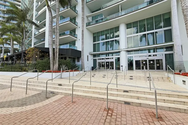 $7,000 | 900 Biscayne Boulevard, Unit 4308, Miami, FL 33132