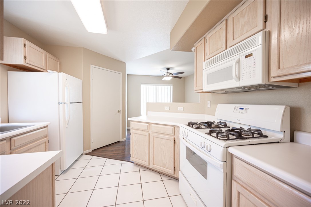 698 South Racetrack Road, Unit 814 Henderson, NV 89015 - Photo 6 of 30