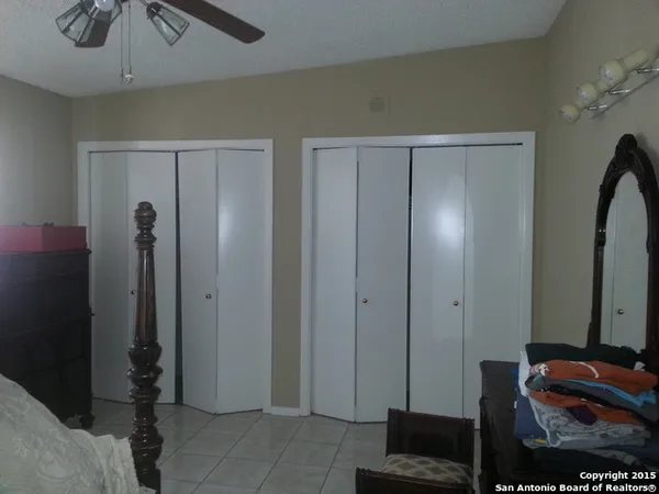 $2,400 | 121 Riviera Drive, Castle Hills, TX 78213