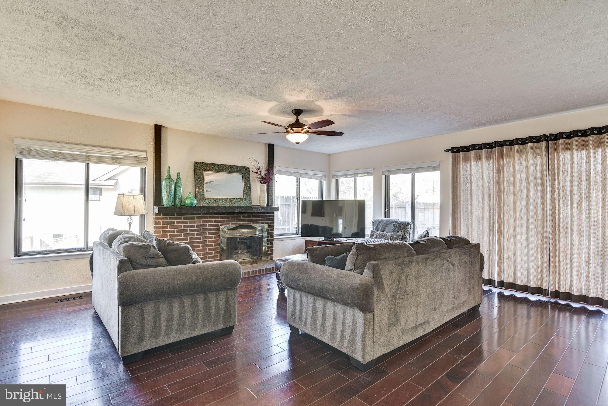 9109 Tulip Grove Road Gaithersburg, MD 20879 - Photo 14 of 30 Family Room