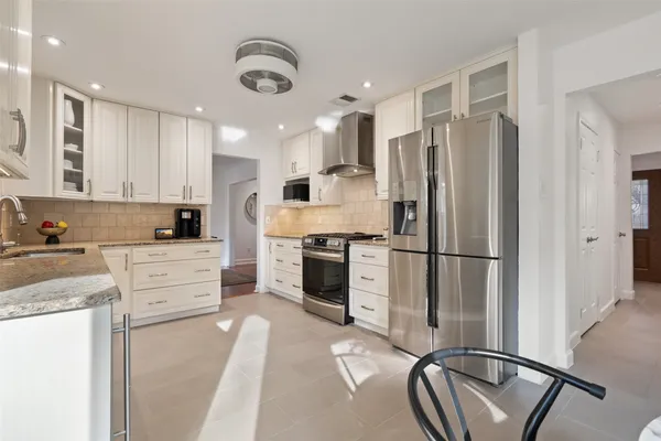 $784,000 | 6523 Heron Drive, Austin, TX 78759
