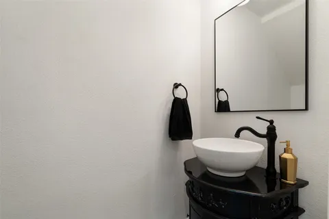 $799,000 | 6523 Heron Drive, Austin, TX 78759