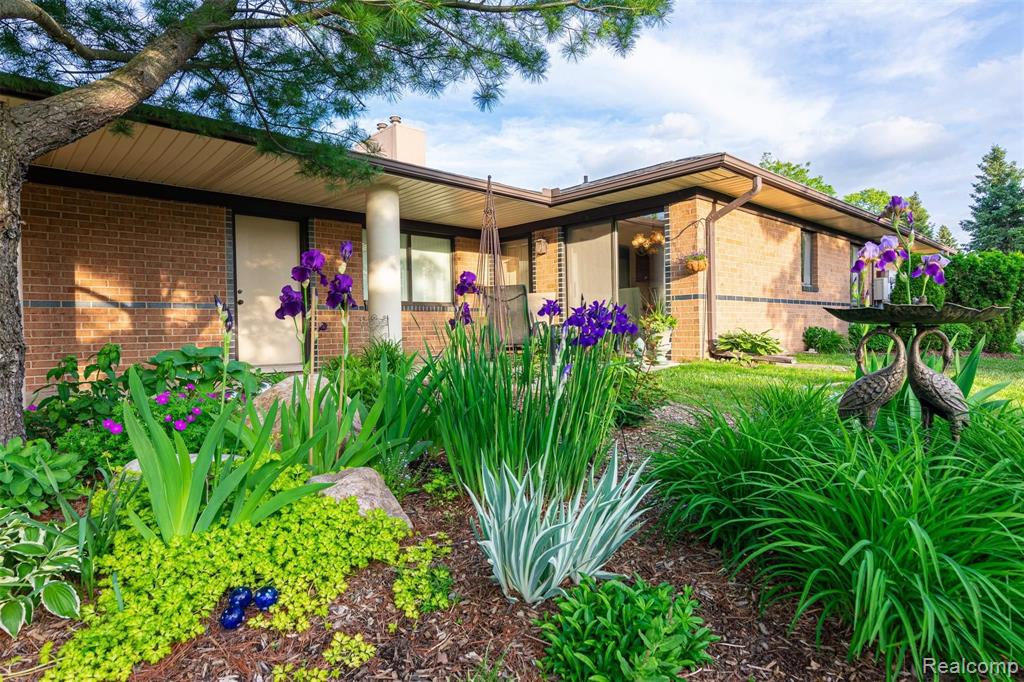 975 Wexford Way Rochester Hills, MI 48307 - Photo 4 of 30