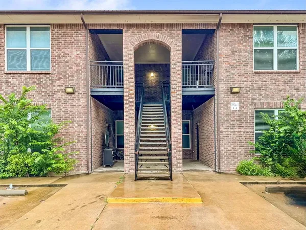 $1,400 | 1408 Southeast 1st Street, Smithville, TX 78957