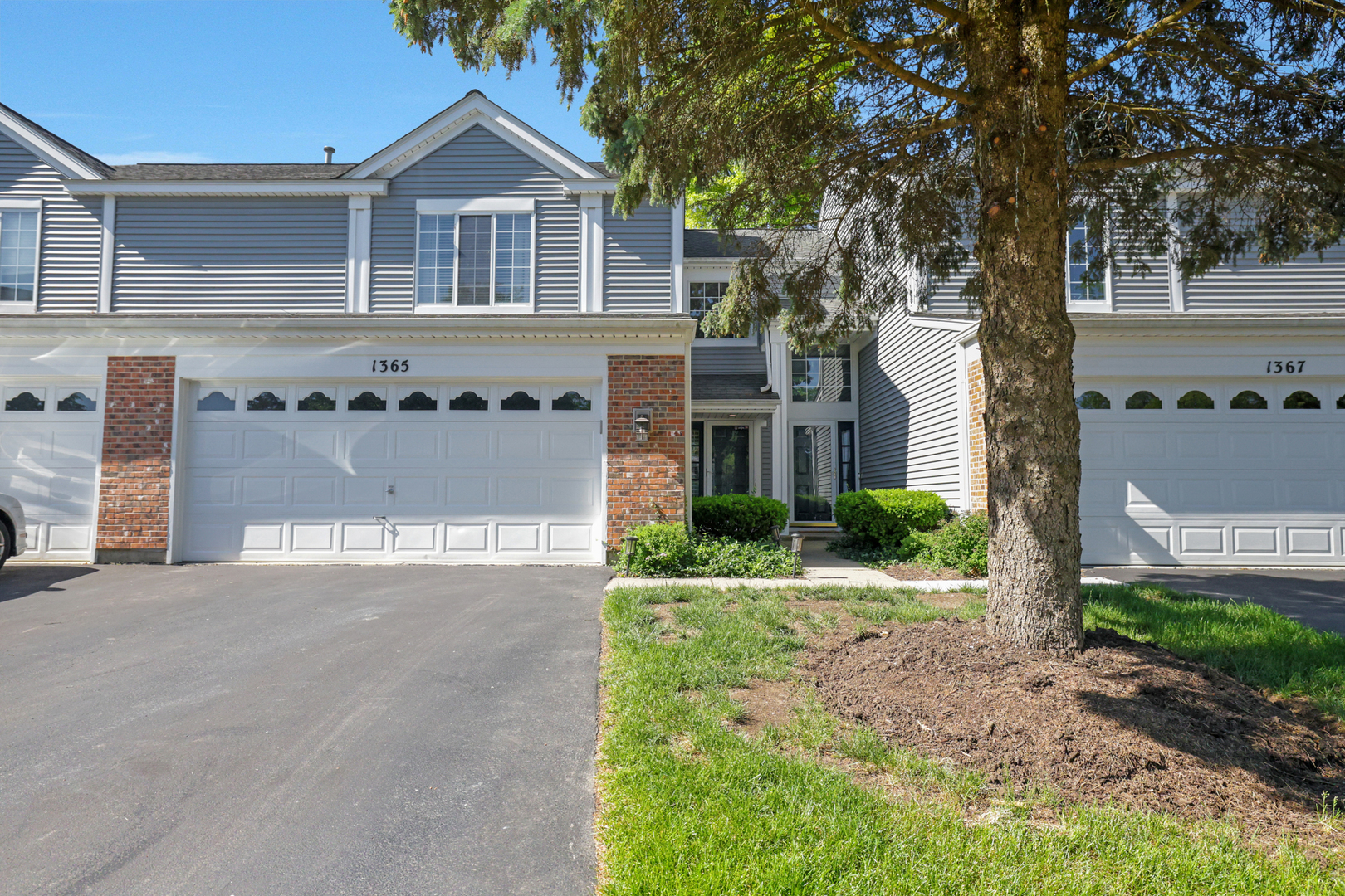 1365 Spaulding Road Bartlett, IL 60103 - Photo 1 of 22 Gallery Image 1