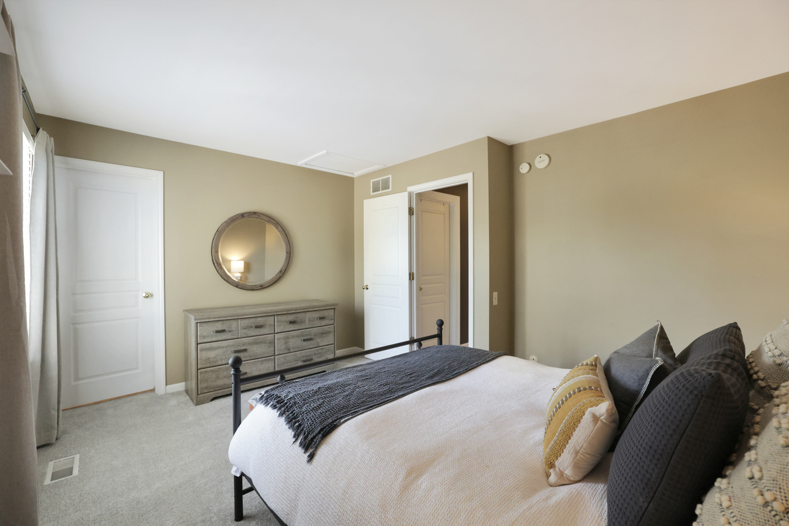 1365 Spaulding Road Bartlett, IL 60103 - Photo 17 of 22 Gallery Image 17