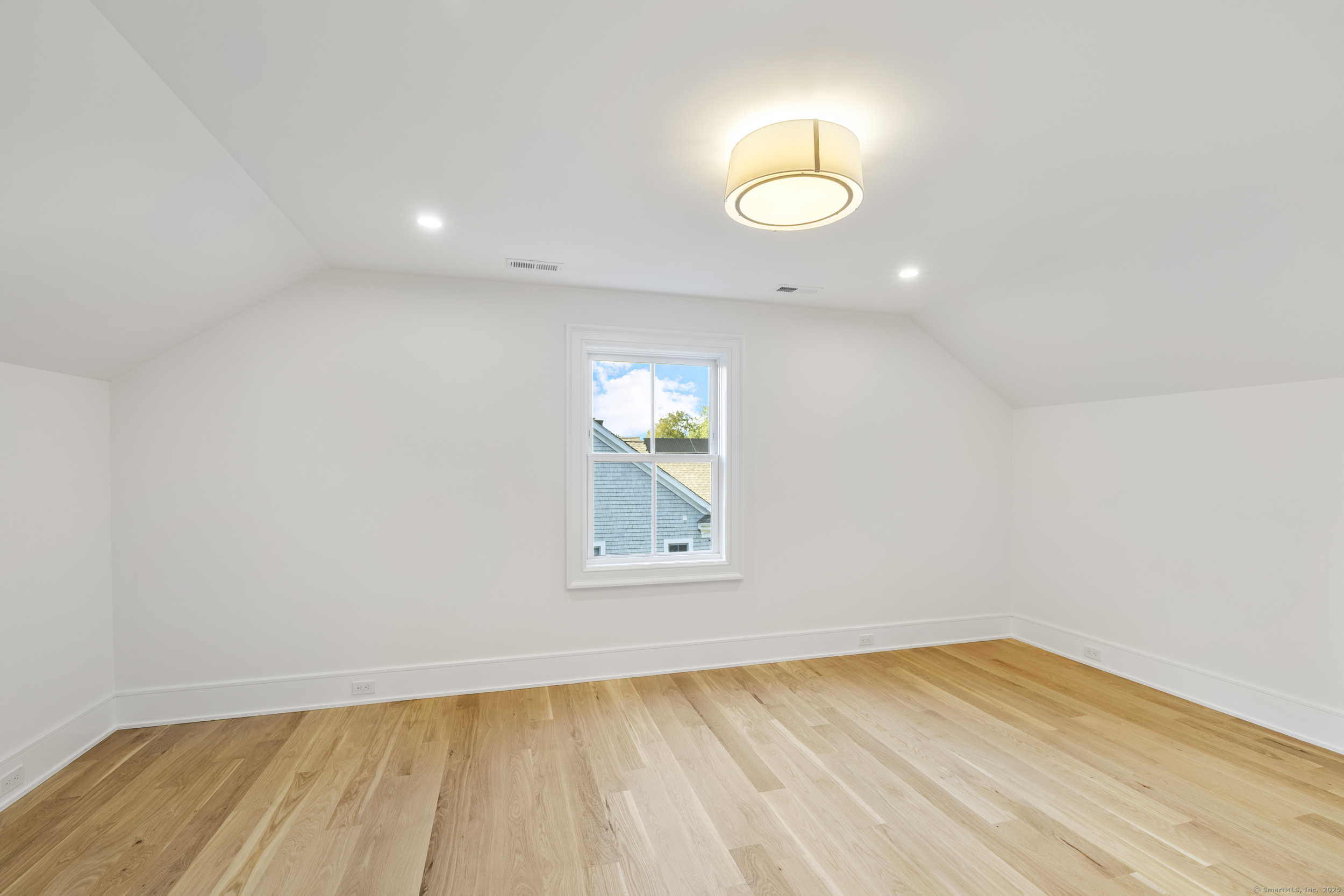 32 Webb Road Westport, CT 06880 - Photo 29 of 40
