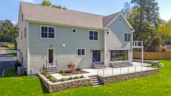 $4,199,000 | 32 Webb Road, Westport, CT 06880