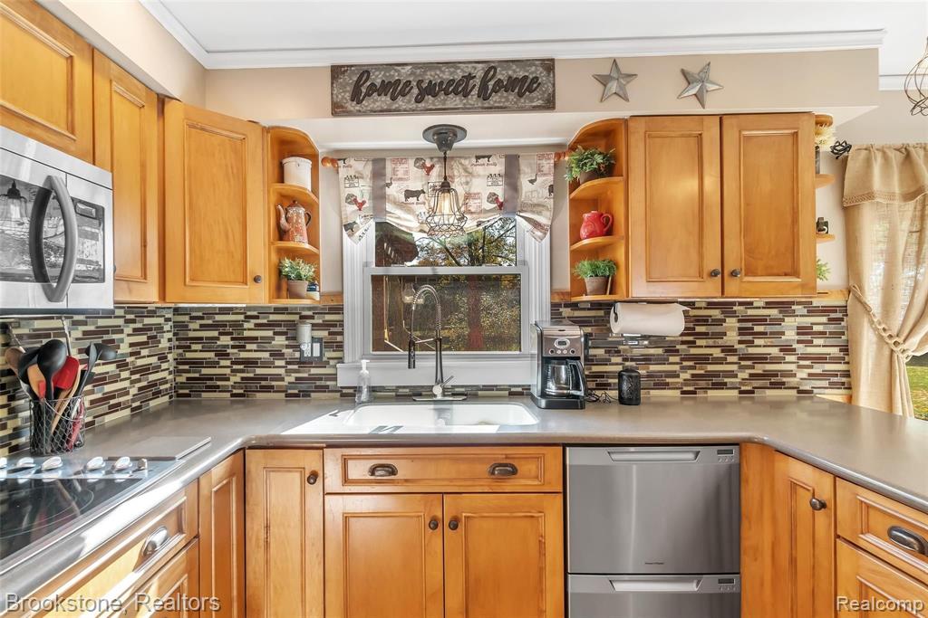 811 Croydon Road Rochester Hills, MI 48309 - Photo 10 of 47