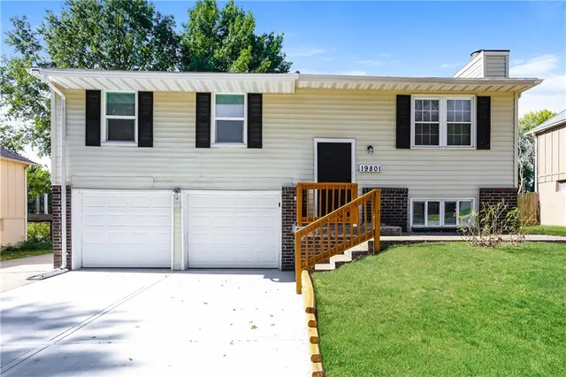 $1,770 | 19801 East Millhaven Street, Independence, MO 64056