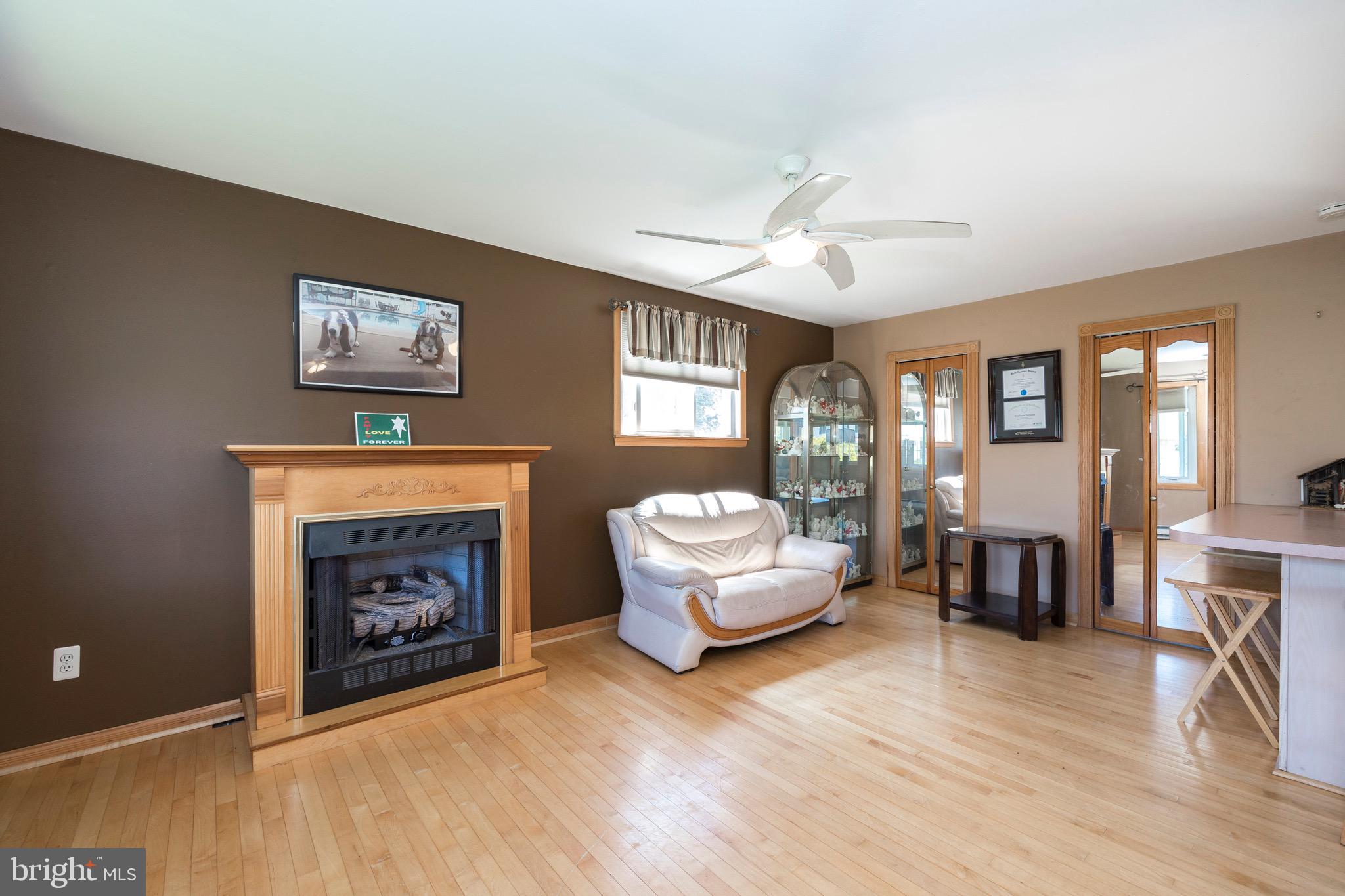 1010 Catalpa Road Warminster, PA 18974 - Photo 6 of 32
