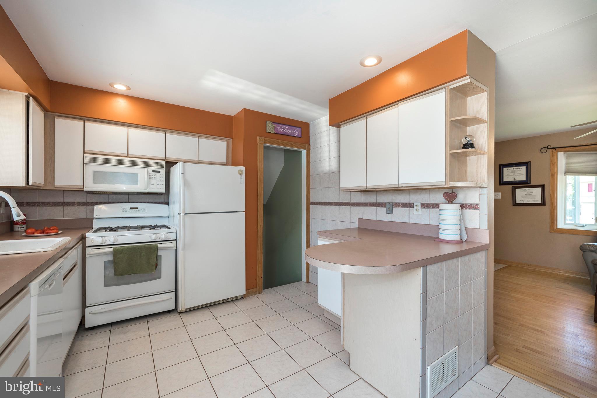 1010 Catalpa Road Warminster, PA 18974 - Photo 10 of 32