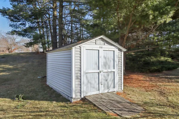 $450,000 | 1018 South Fry Lake Mills, Lake Mills, WI 53551