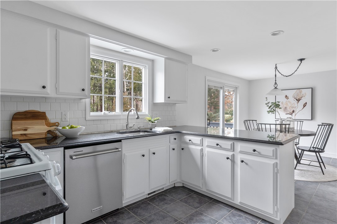 1335 High Hawk Road East Greenwich, RI 02818 - Photo 19 of 50 Gallery Image 19
