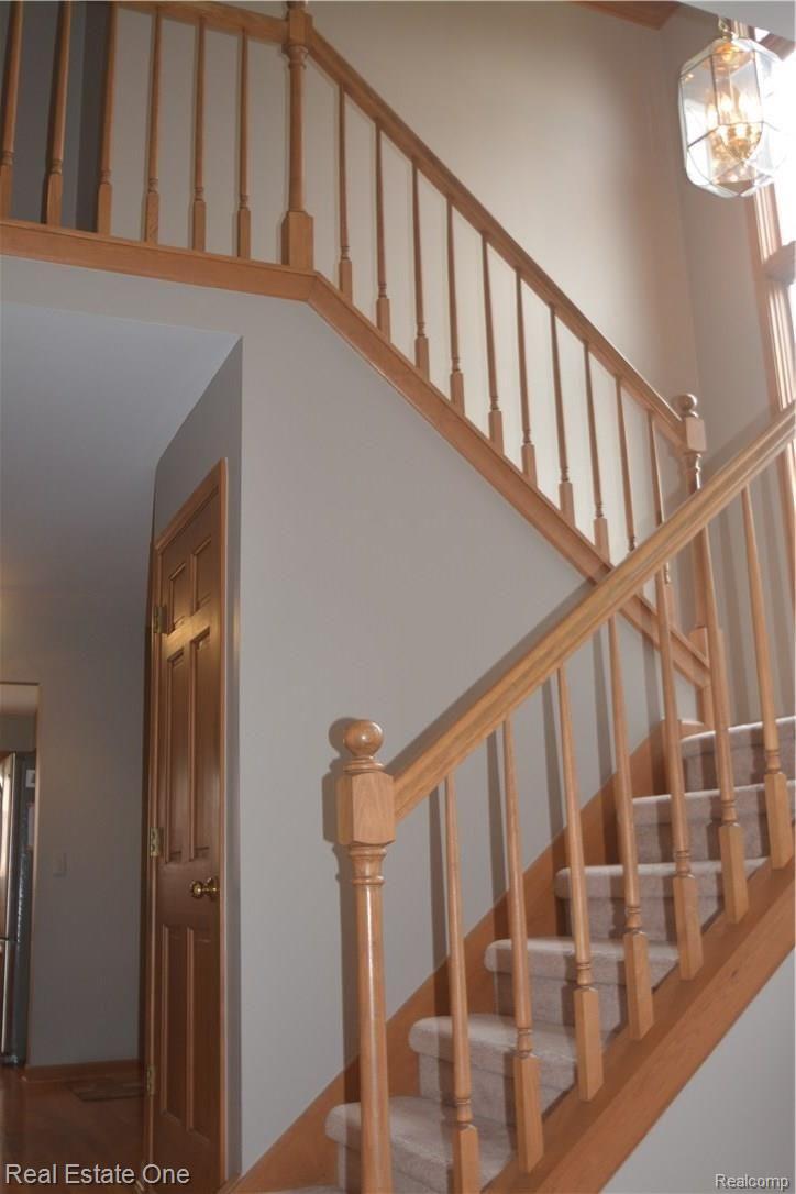 4232 Oak Tree Circle Rochester, MI 48306 - Photo 8 of 39 DSC_0175.JPG