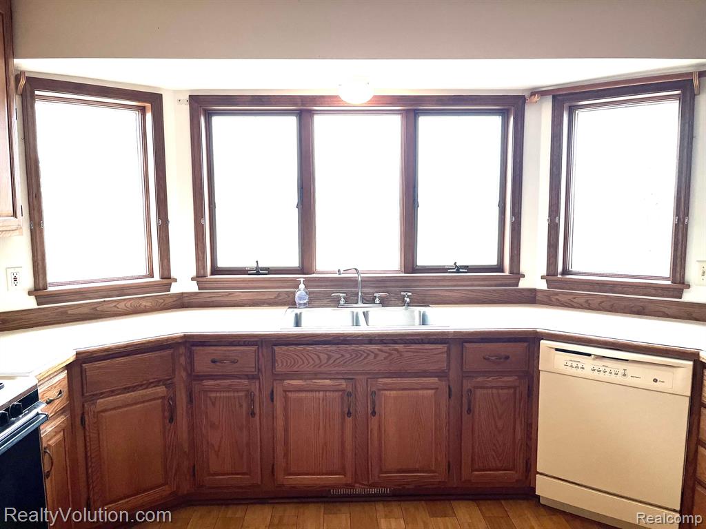 1707 South Elba Road Lapeer, MI 48446 - Photo 3 of 41