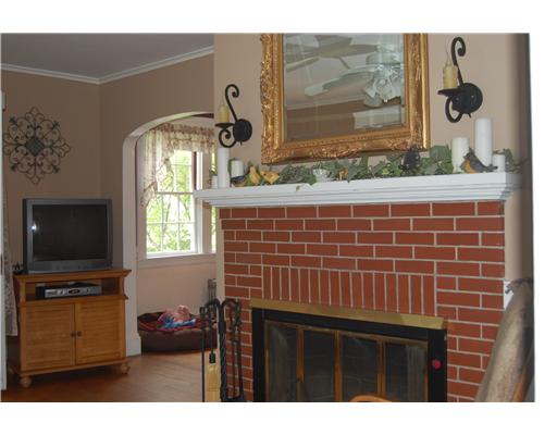55 Mayfair Road Warwick, RI 02888 - Photo 4 of 12 Living Room.