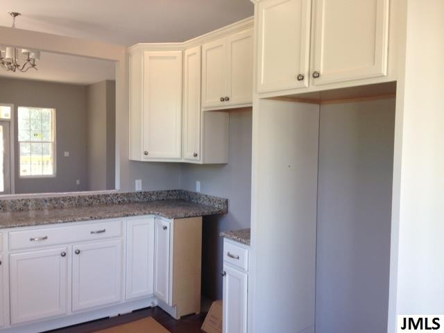 4611 Devon, Unit 15 Jackson, MI 49201 - Photo 8 of 10 Photo 8