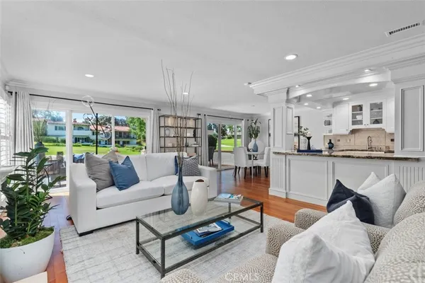 $1,995,000 | 525 Vista Flora, Newport Beach, CA 92660