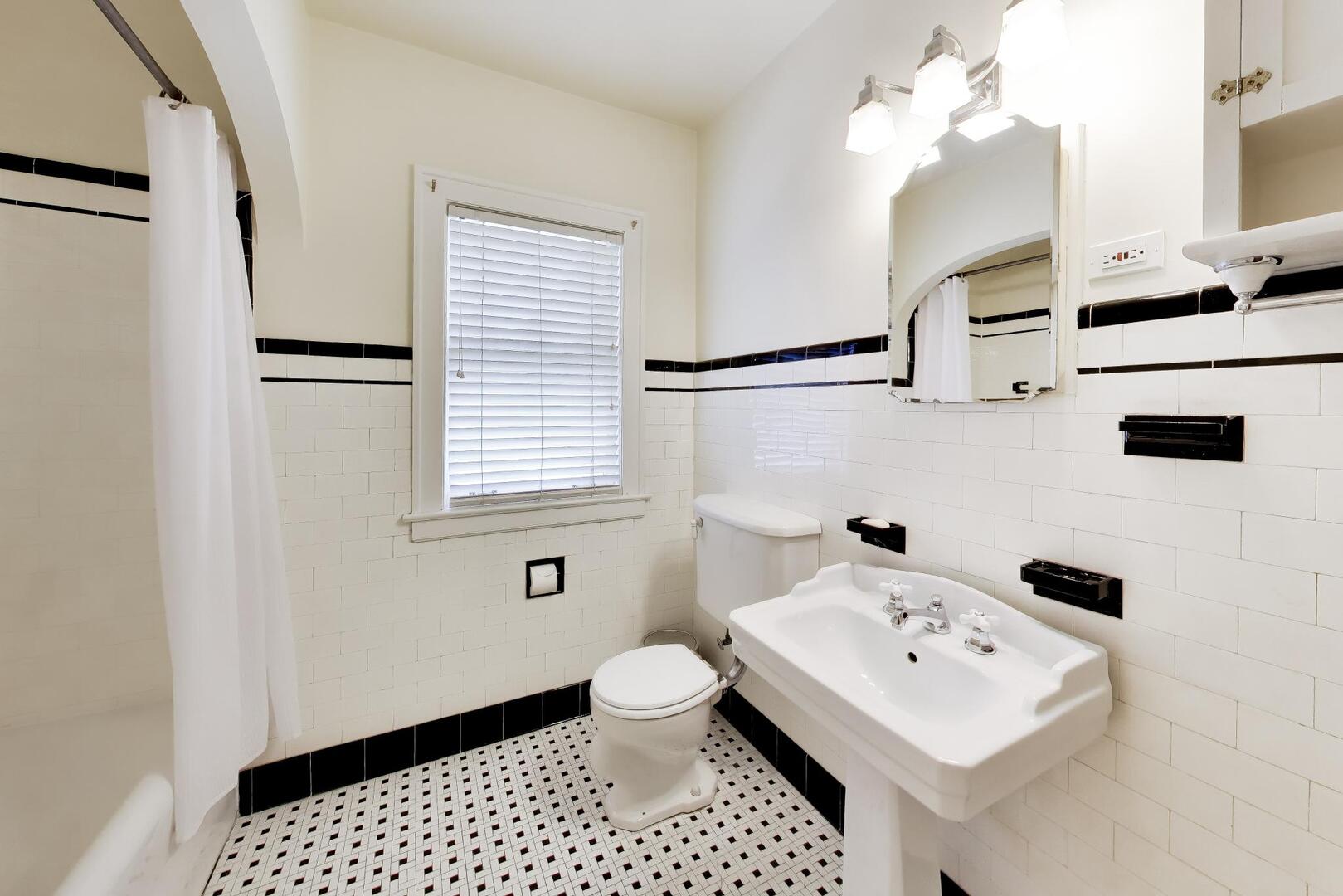 1719 Lake Street Evanston, IL 60201 - Photo 19 of 46