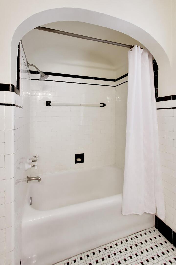 1719 Lake Street Evanston, IL 60201 - Photo 20 of 46