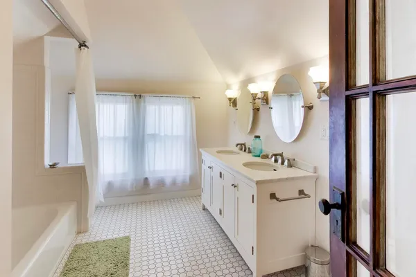 $790,000 | 1719 Lake Street, Evanston, IL 60201