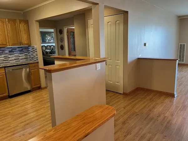$255,000 | 245 South Park Lane, Unit 424, Palatine, IL 60074