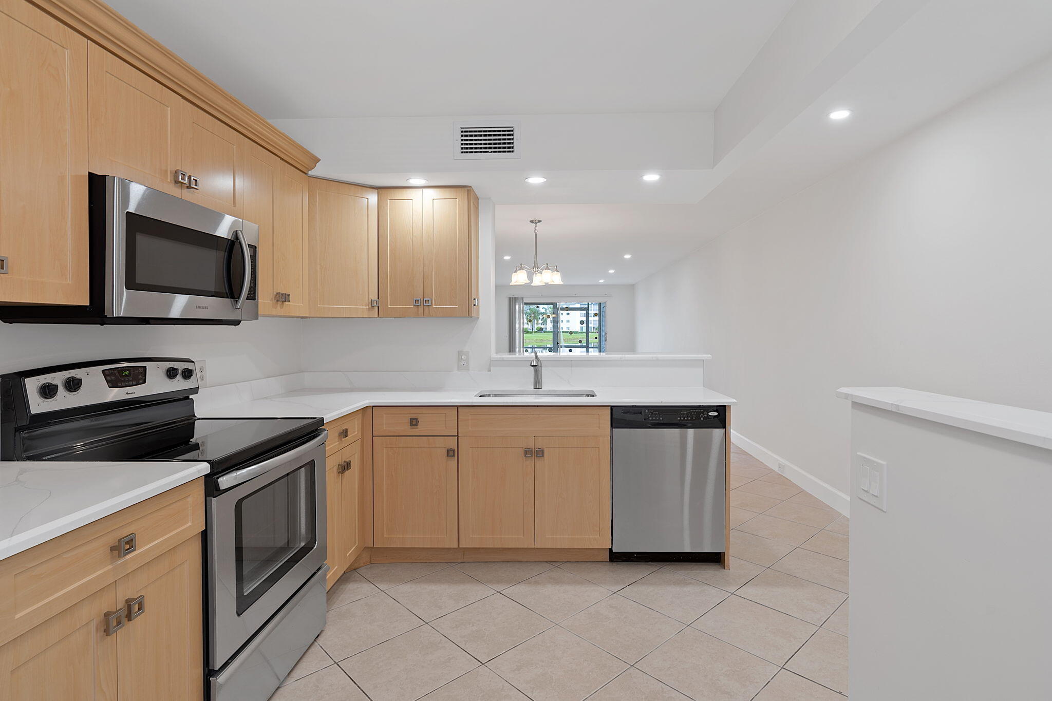 1090 Guildford East Boca Raton, FL 33434 - Photo 8 of 45 8-web-or-mls-1090 - 008