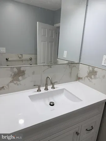 $3,500 | 916 Edgemoor Road, Cherry Hill, NJ 08034